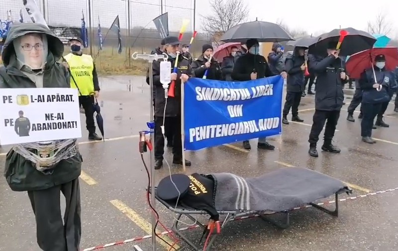 Pază asigurată cu deținuți, într-un penitenciar din România, din lipsă de personal. Sindicalist: „Am ajuns la limită”