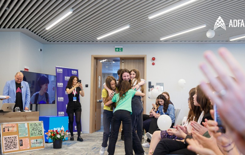 Elevele din România schimbă lumea cu ajutorul tehnologiei! Descoperă Technovation Girls!