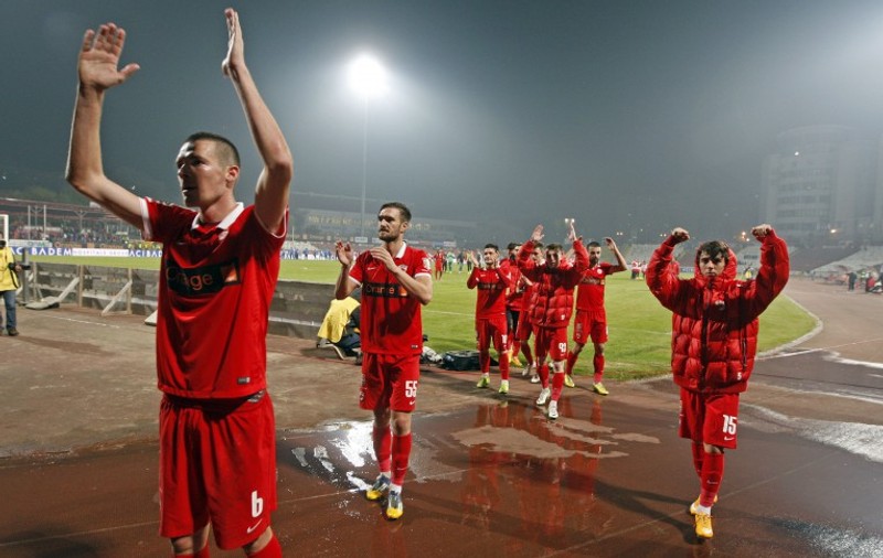 Ce amenzi riscă jucătorii de la Dinamo dacă aduc femei în cantonament!