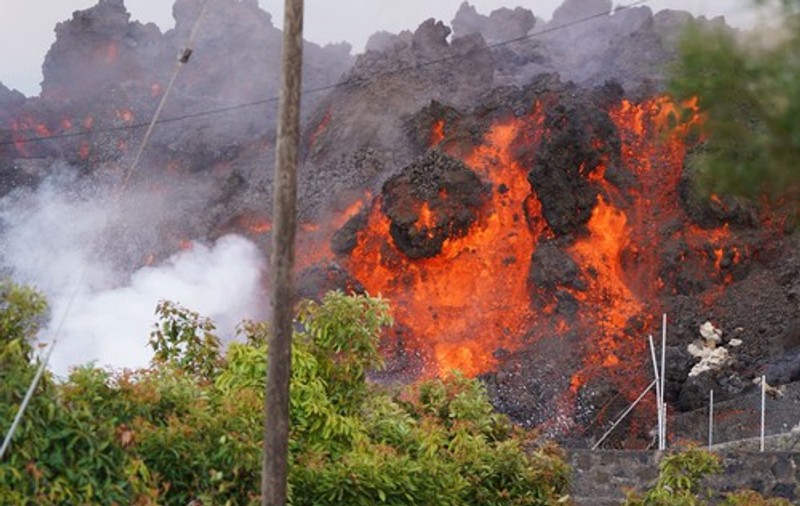 Sute de case, distruse de erupția unui vulcan, în Canare. Mii de oameni au fost evacuați