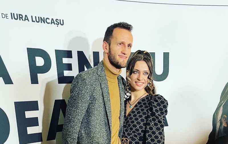 „Omul cu Tourette”, câștigătorul de la „iUmor”, s-a căsătorit în secret cu iubita lui. Când a avut loc evenimentul