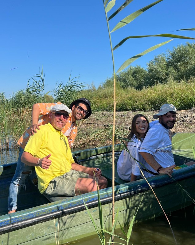 Ce se întâmplă în a treia ediție „Poftiți pe la noi”. Totul are loc sub supravegherea lui Nea Mărin, care n-are milă de invitații lui