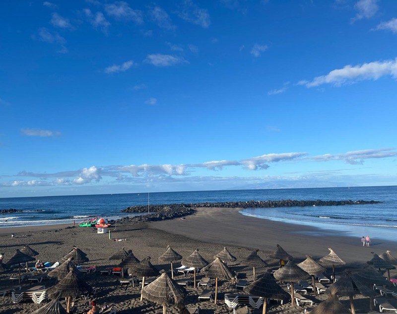De ce aleg românii să se mute în Tenerife. Cât se câștigă, cât sunt chiriile și cât costă apartamentele: „E ca un concediu de 365 de zile”