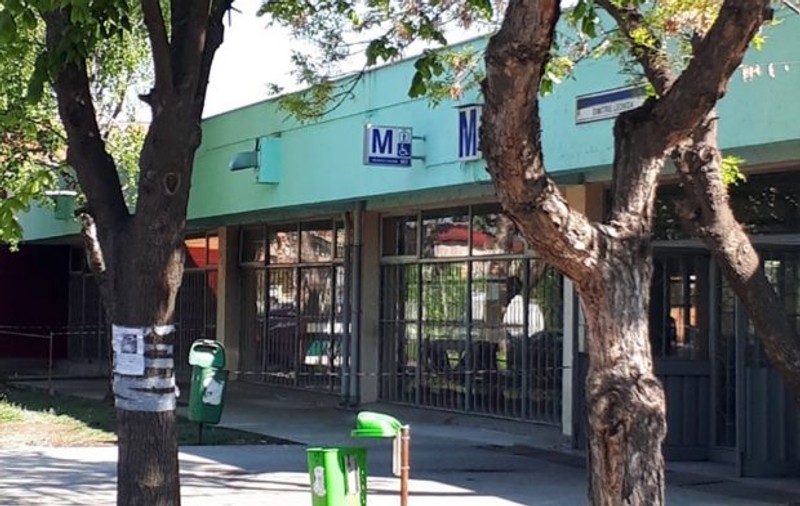 Tentativă de sinucidere pe Magistrala 2 de metrou. O tânără a încercat să se arunce pe șine, aseară, în stația Dimitrie Leonida