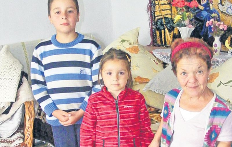 Pitica şi copiii cu inimă mare! Cea mai scundă suceveancă este din Dolhasca şi măsoară 1,10 metri