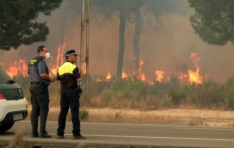 Incendii devastatoare în sudul Spaniei. Mii de oameni au fost evacuați | GALERIE FOTO