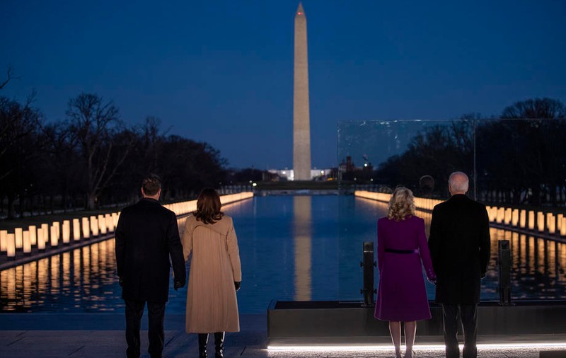 Primul discurs al lui Joe Biden la Washington, în memoria celor 400.000 de victime COVID din SUA: „Pentru a ne vindeca, trebuie să ne amintim”