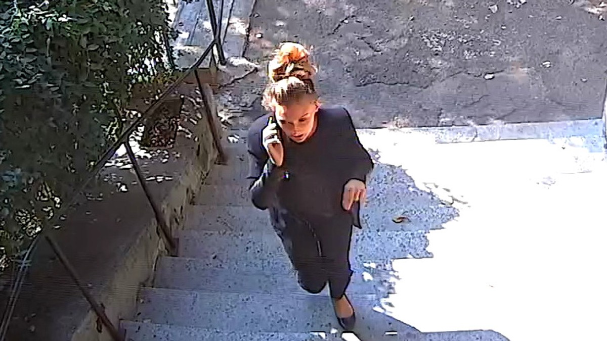 O escroacă a înșelat cu 20.000 de lei un cuplu de pensionari prin metoda ”Accidentul”. A fost filmată
