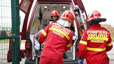 Un om a murit și 3 au fost răniți pe DN1 Huedin - Oradea, într-un accident cu un TIR, o cisternă și două mașini: sunt scurgeri de combustibil