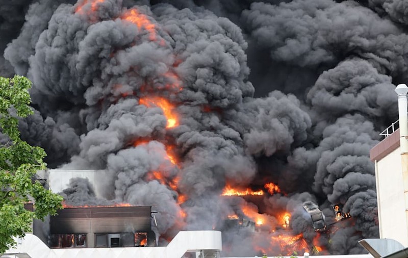 Incendiu puternic la o fabrică de armament din Berlin, unde sunt produse și sisteme de apărare livrate în Ucraina - VIDEO