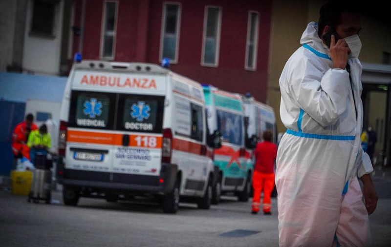 Italia a depășit un milion de cazuri de Covid de la începutul pandemiei. Numărul deceselor, în creștere