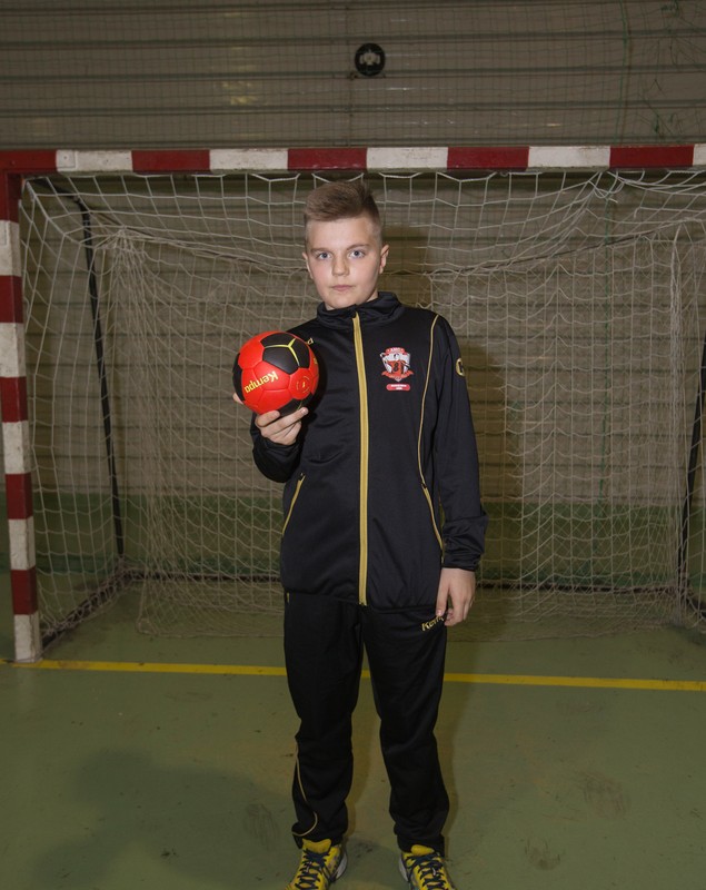 EXCLUSIV | Cum arată Andrei, nepotul lui Marian Cozma: ”Va ajunge mare handbalist”. Asociația Marian Cozma duce mai departe numele regretatului sportiv | FOTO