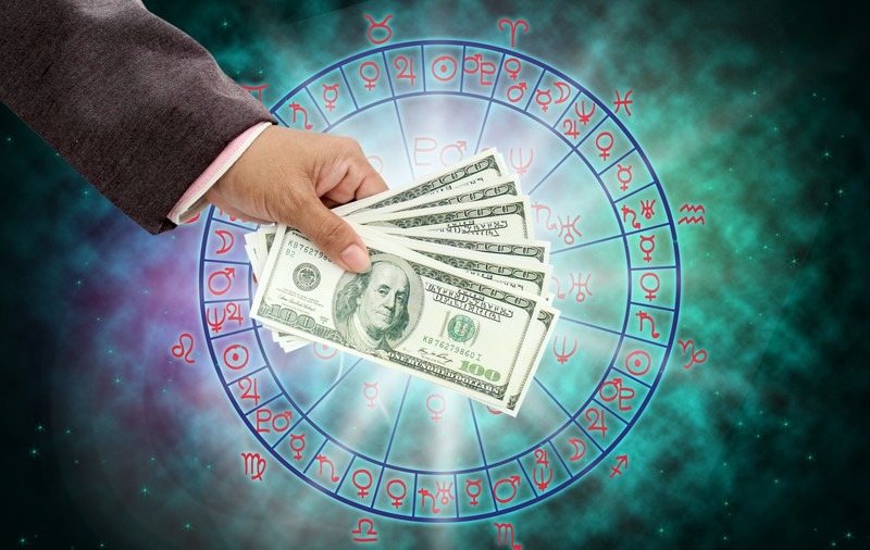 Zodii cu noroc la bani în luna octombrie 2022