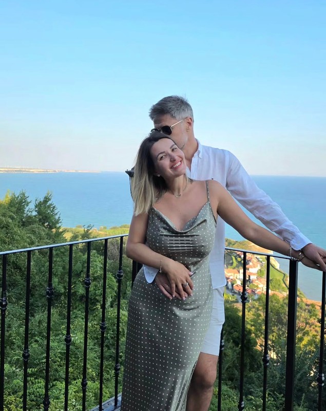 Decizia radicală luată de Ela Crăciun după 20 de ani de relație cu soțul ei. Unde au plecat cei doi. „Atunci când ne pierdem apelăm la un psiholog”