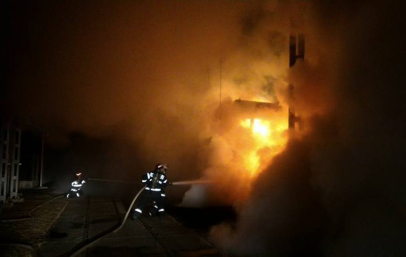 Incendiu violent în Timișoara. Flăcările uriașe au cuprins un transformator electric
