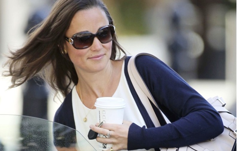 Câtă modestie! Pippa Middleton poartă aceleaşi trei genţi