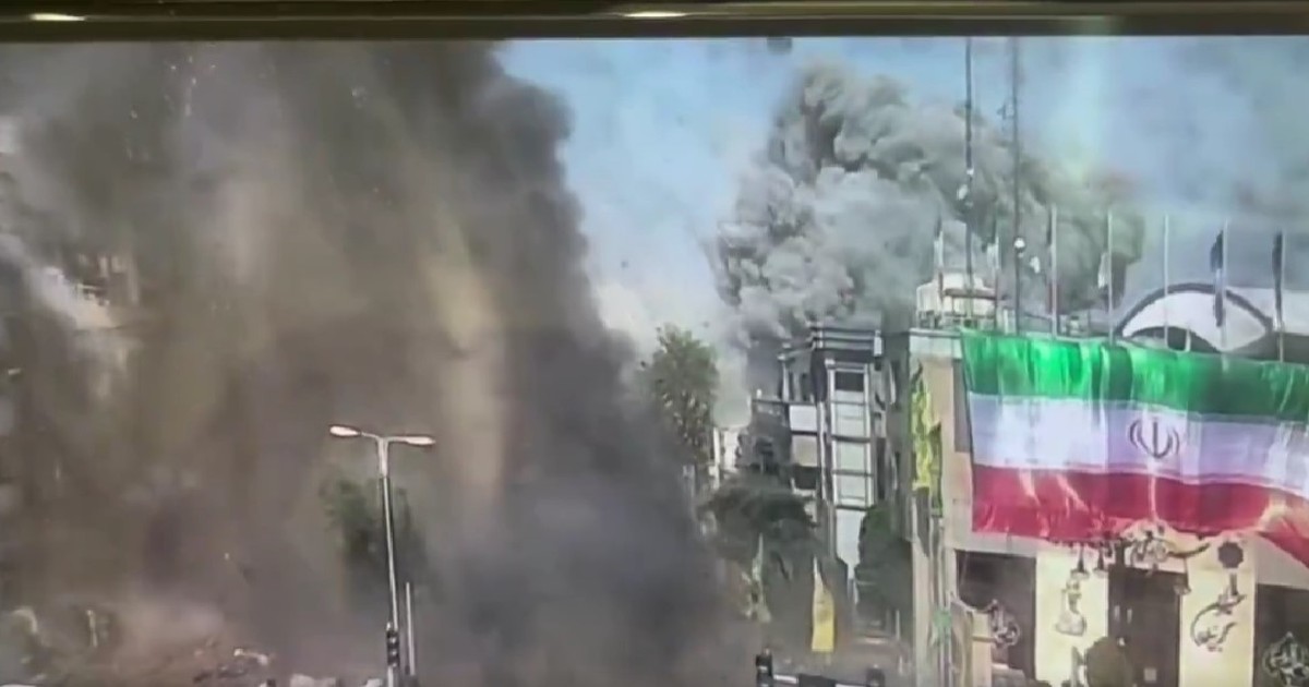 Regimul de la Teheran difuzează videoclipul cu atacul din cartierul Tajrish și acuză Israelul de crime de război Captură X @Shayan86