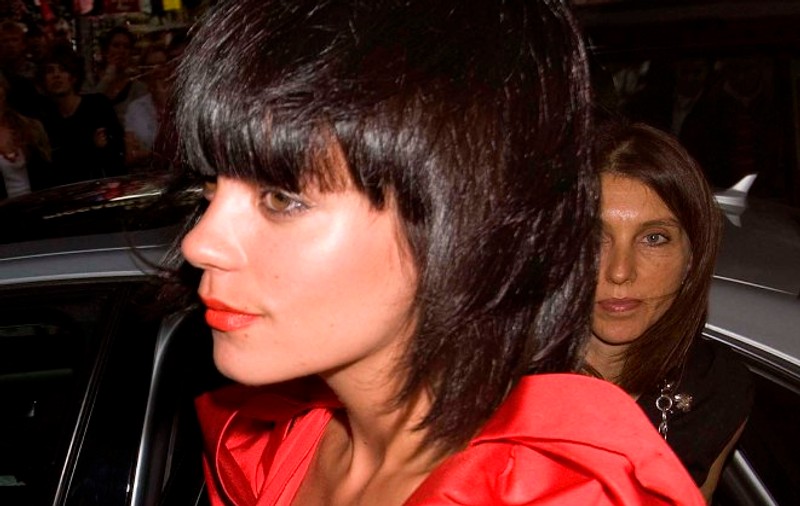 Lily Allen e dependentă de dragoste