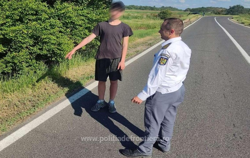 Un copil lăsat la bunici în Republica Moldova a trecut înot Prutul pentru a ajunge la părinții care muncesc în Italia