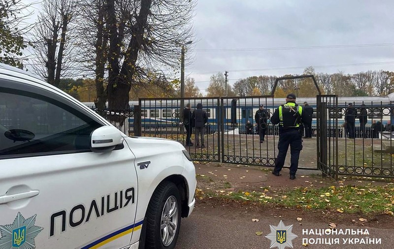 Un bărbat a detonat o grenadă pe peronul unei gări din Ucraina: cel puțin patru morți și 12 răniți