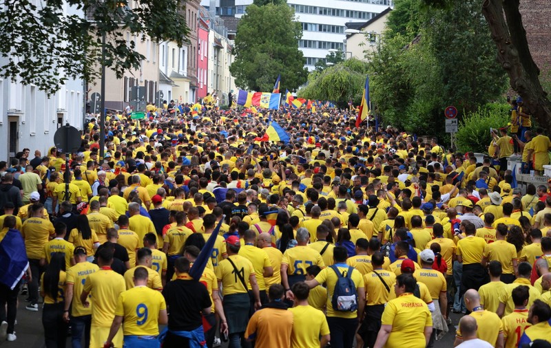 „Zidul Galben” a ajuns la Istanbul, Constantin Budescu lider de galerie: „Ce echipă avem, ne face să bem…”
