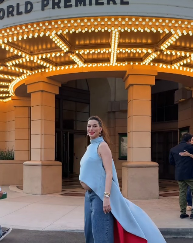Anne Hathaway, reacție amuzantă după valul de critici la adresa ei. „Veniți cu mine în haosul petrecerii!”