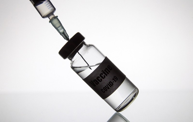 Ruşii propun combinarea vaccinului Sputnik V anti-COVID cu cel de la AstraZeneca pentru a spori eficiența