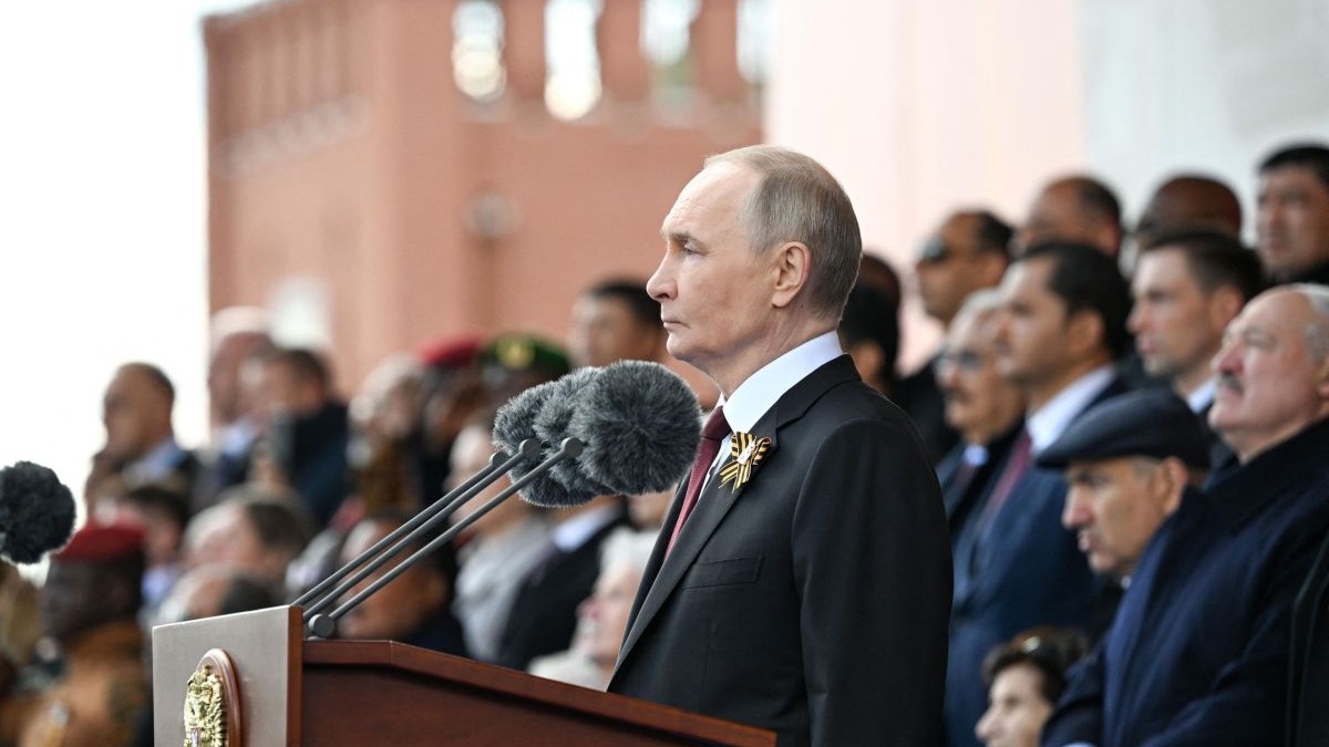 Vladimir Putin vorbește în deschiderea paradei de Ziua Victoriei de la Moscova