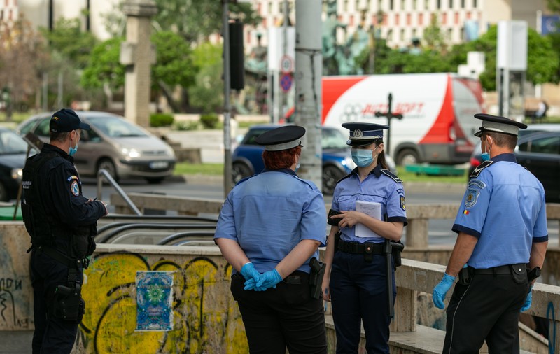 De ce nu s-a dat nicio amendă în starea de alertă: Ordinul MAI cu normele de aplicare nu e finalizat. Guvernul ia în calcul să pună excepții pentru folosirea măștii de protecție