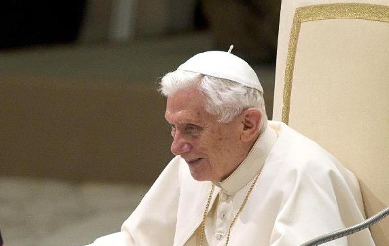 ADEVĂRATUL MOTIV pentru care PAPA BENEDICT al XVI-lea a DEMISIONAT! SUFERĂ de CANCER!