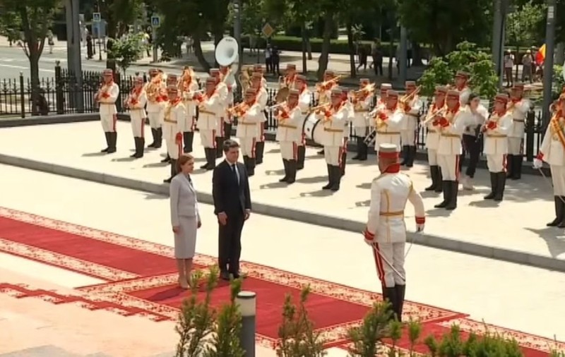 Nicușor Dan a fost primit de Maia Sandu la Chișinău, în prima sa deplasare externă | VIDEO