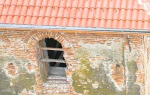 Turn vechi de 500 de ani din România, ajuns adăpost pentru cai, restaurat. Va fi deschis turiştilor