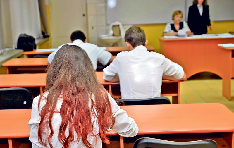 Au folosit aparatură de spionaj ca să copieze la bacalaureat
