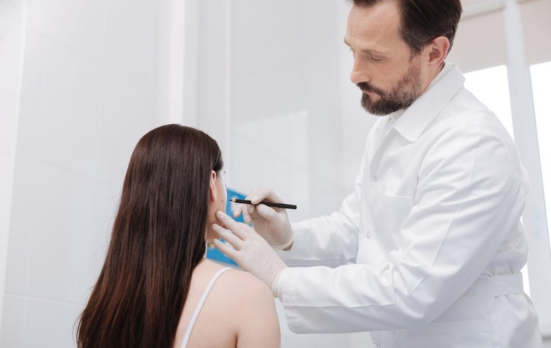 Tânără moartă la 22 de ani, după ce a găsit pe TikTok un medic care a studiat în România și s-a programat pentru o rinoplastie