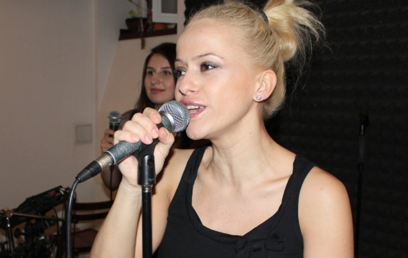 Ce e în capul ei? Anda Adam a exagerat cu botoxul! FOTO HORROR 