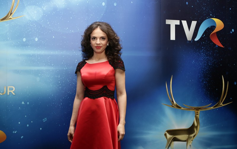 VIDEO EXCLUSIV/ După 10 ani de pauză și 5 copii, Raluca (ex-Angels) se relansează în muzică. “Acum îmi permit să plec puțin de-acasă”