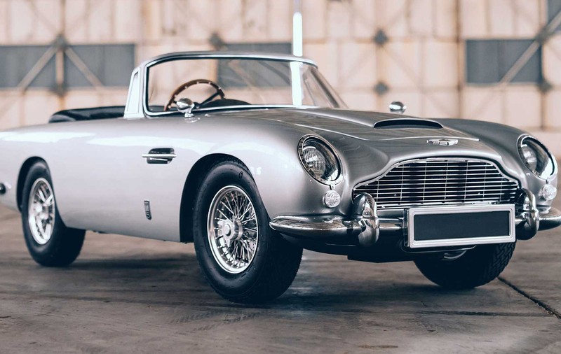 Aston Martin-ul lui James Bond, mașina emblematică a francizei, ar putea fi vândută la licitaţie pentru aproximativ două milioane de dolari