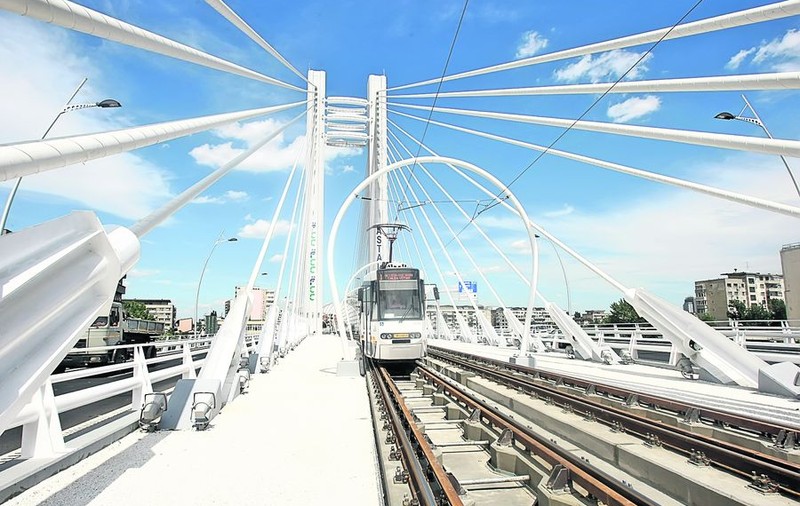 Mamă, cât mergi cu tramvaiul ăsta!