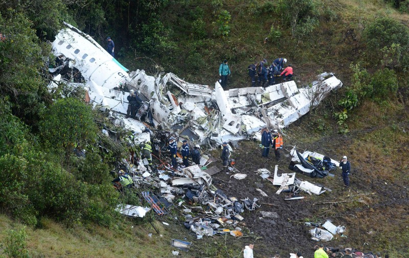 Avion prăbușit în Columbia | Cutiile negre au fost recuperate. Ipoteze privind cauzele prăbușirii