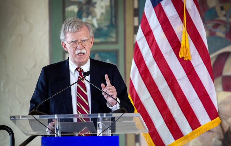 Consilierul lui Trump invită Iranul la negocieri, la o zi după ce SUA a impus noi sancțiuni