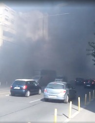 Fumul gros a îngreunat circulația pe strada Buzești