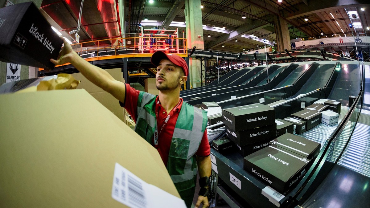 Comerțul en gross a crescut cu 12% în luna aprilie, o creștere foarte mare, care indică mai departe creșterea consumului populației