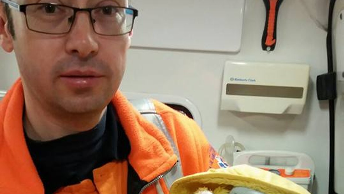 O femeie aruncată pe drumuri de concubin a născut în Centrul Maternal Bârlad, fără asistență medicală