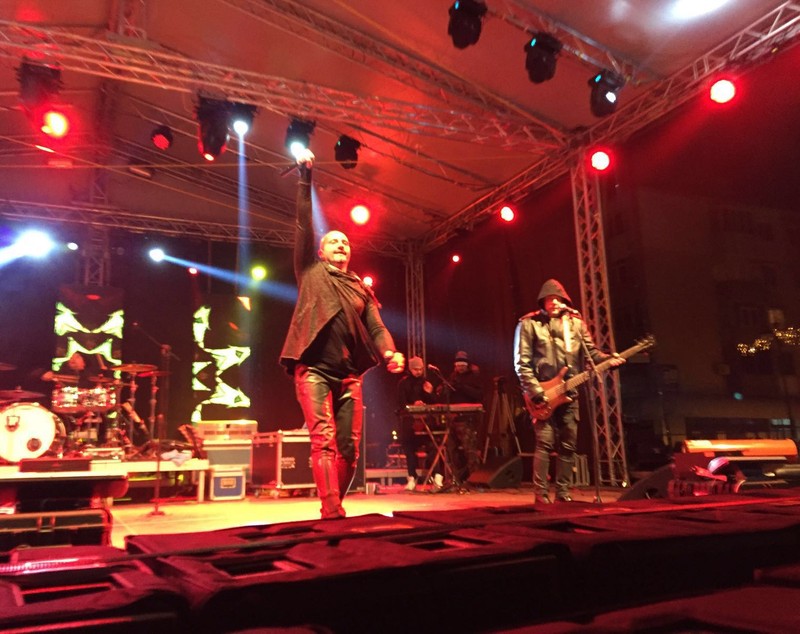 Șampanie, artificii și multă bucurie. Cum au petrecut românii de Revelion 2017 | FOTO ȘI VIDEO