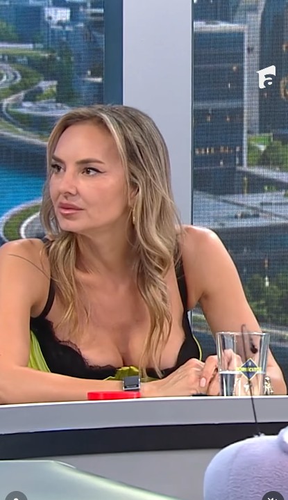 Roxana Ionescu, în platoul emisiunii „Furnicuțele”