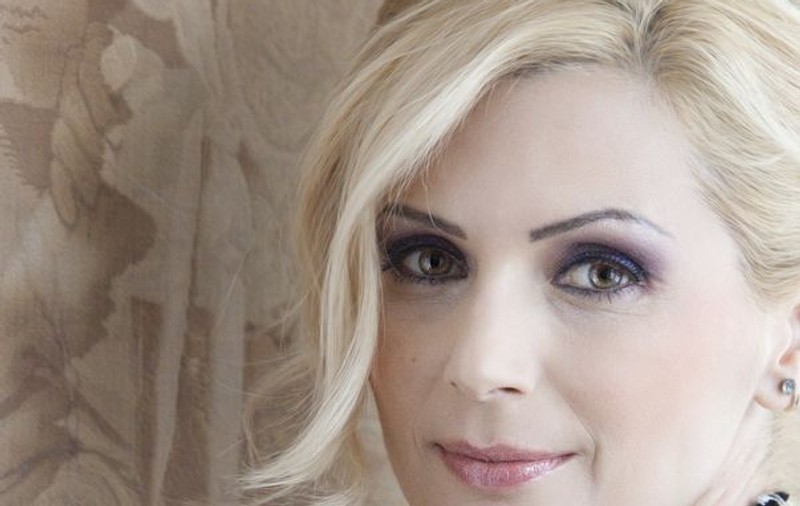 Luana Ibacka își menține pielea frumoasă cu... jeturi de oxigen