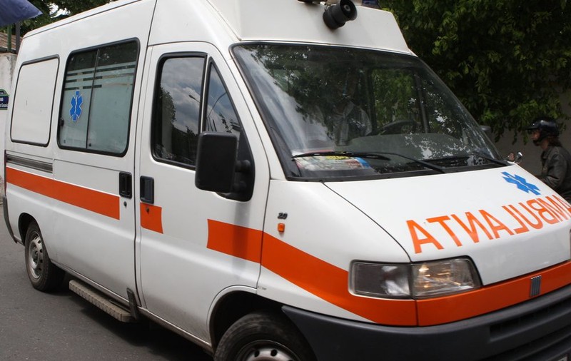 Un muncitor din Cluj a decedat, după ce a căzut de la etajul patru al unui bloc