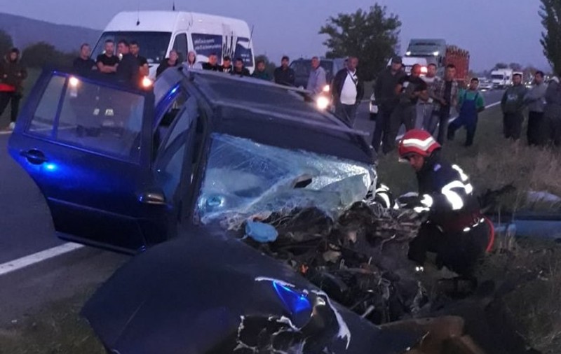 Accident mortal în Bacău. Victima și-ar fi mutilat soția cu acid, chiar înainte de impact