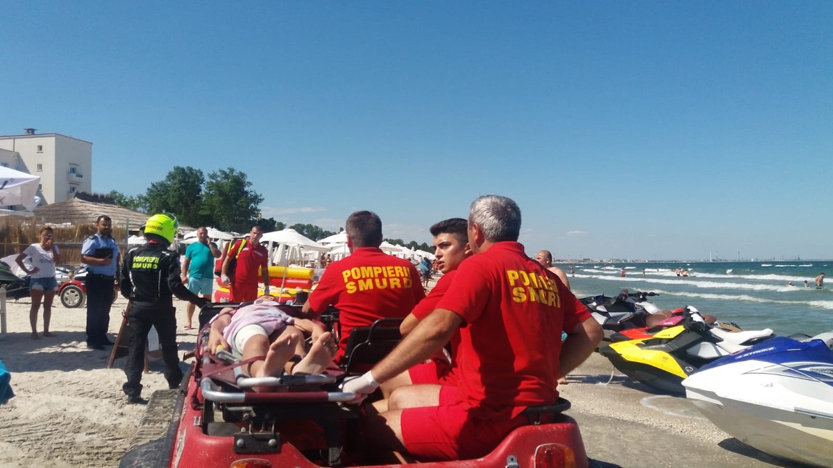 Un skyjet s-a izbit de stabilopozi în dreptul hotelului Rex, din Mamaia