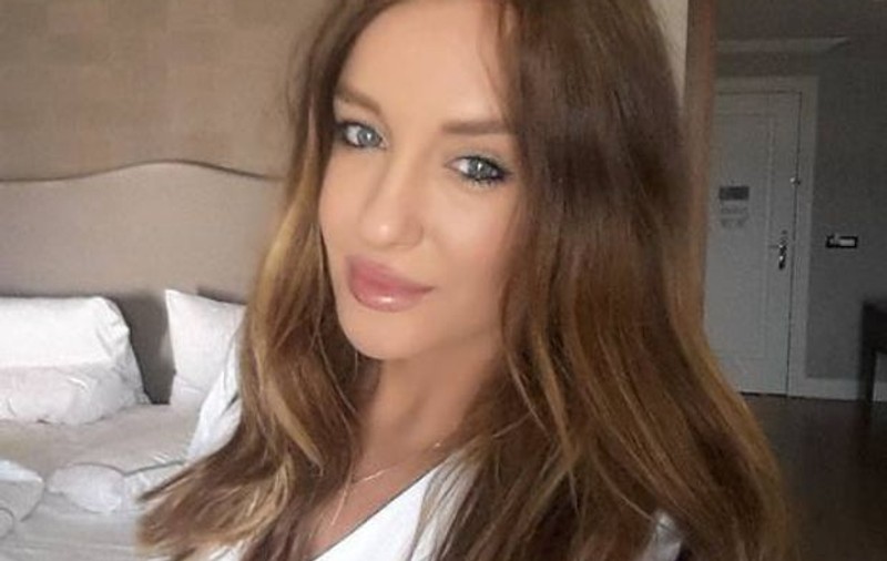 Tania Budi, în rochie de mireasă. Cât de bine îi stă! | FOTO ÎN ARTICOL